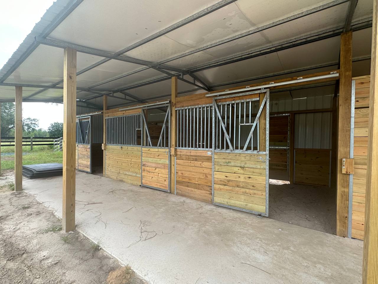 gator-stall-and-barn